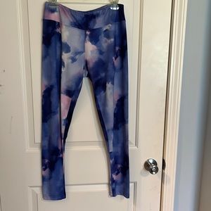 Marina Yoga pants in a fun and colorful pattern. Size L/XL